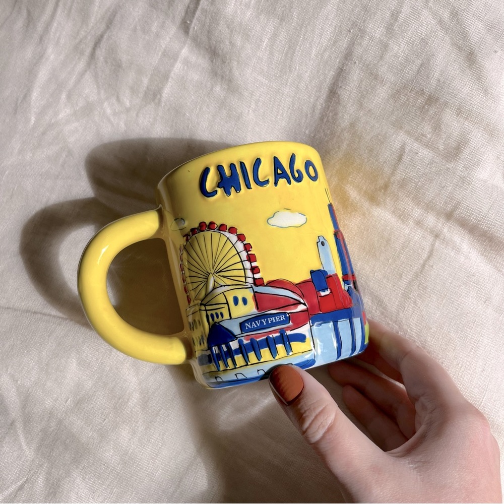 Chicago Skyline Tourist Colorful Ceramic Mug - Picture 1 of 3